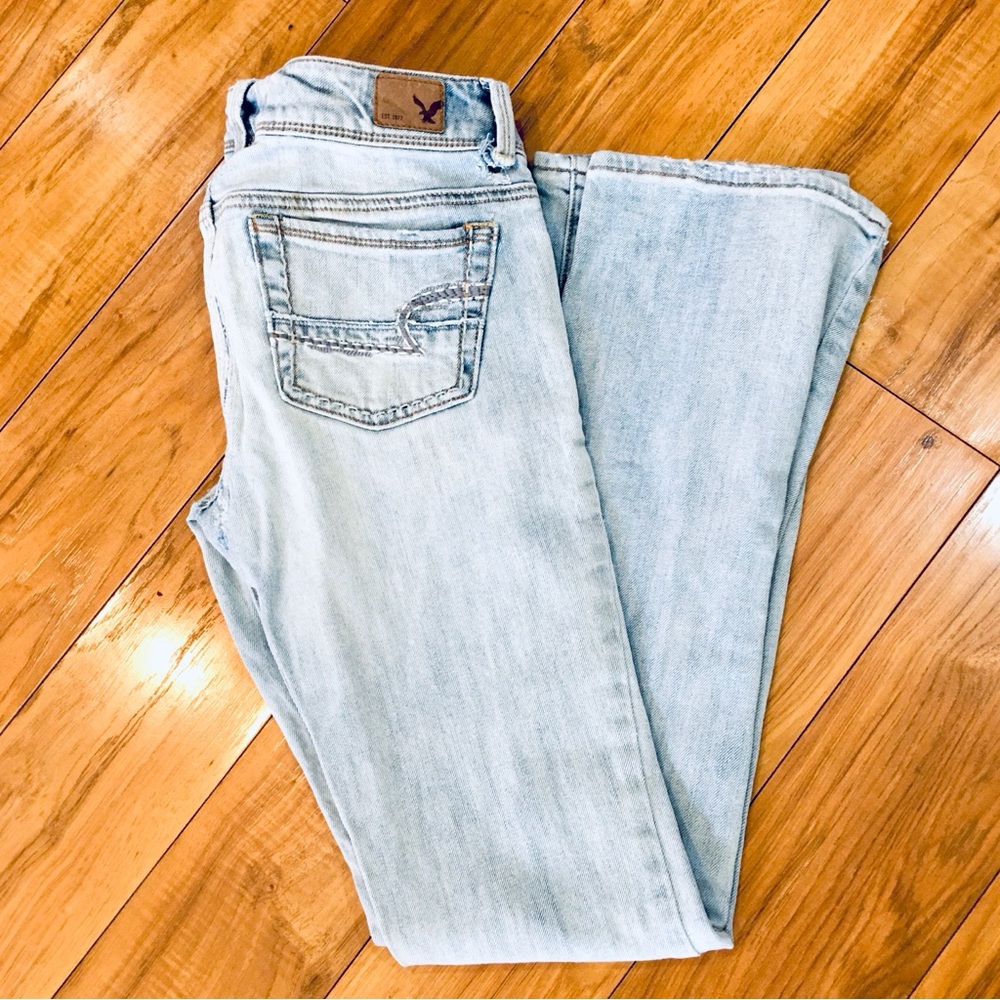 American Eagle outfitters AEO vintage whitewash light blue denim jeans